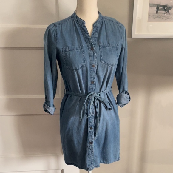Almost Famous Dresses & Skirts - Almost Famous collarless button down jean shirt dress tie waist